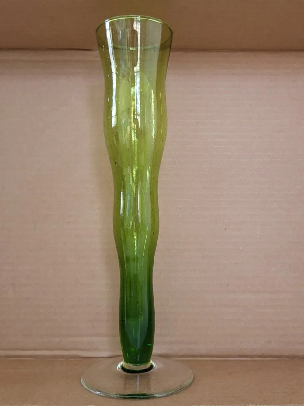 Vintage MCM Italian Empoli Trumpet Vase Seeded Optic Controlled Bubble 11